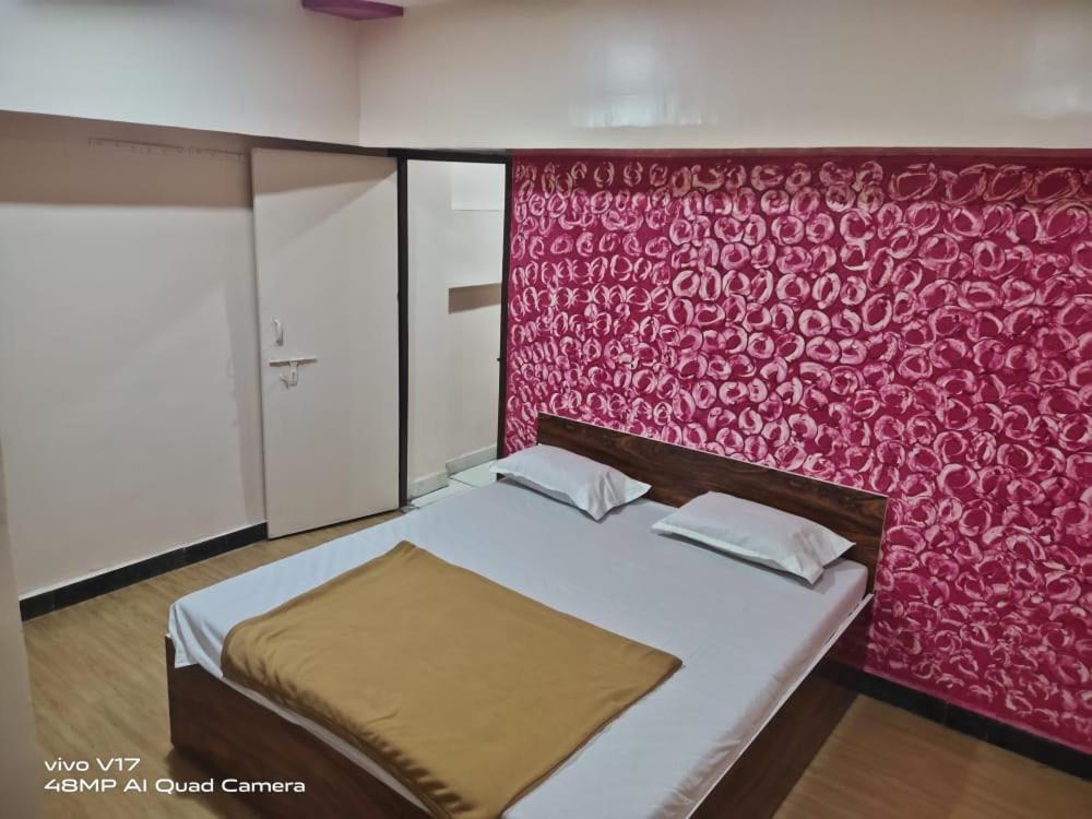 Sai Ganesh Guest House شيردي المظهر الخارجي الصورة