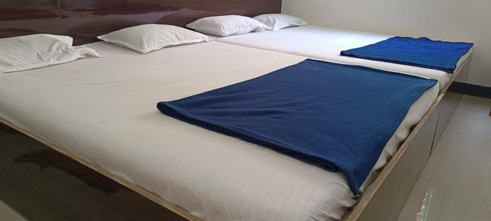 Sai Ganesh Guest House شيردي المظهر الخارجي الصورة